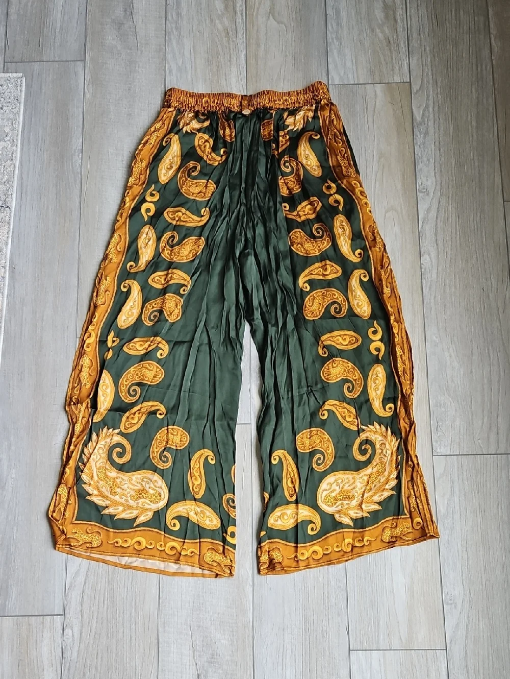 Farm Rio Pants - Picture 7 of 13